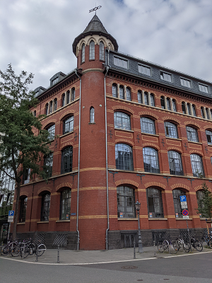 Gebäudeansicht des Kundencenters der IKK Südwest in Mainz in der Dagobertstrasse