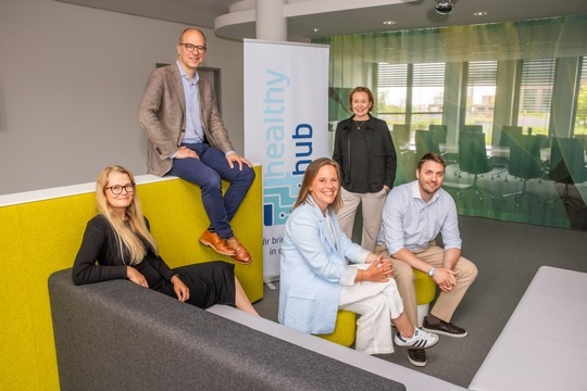 Gruppenfoto der fünfköpfigen Jury des Healthy Hub-Wettbewerbs