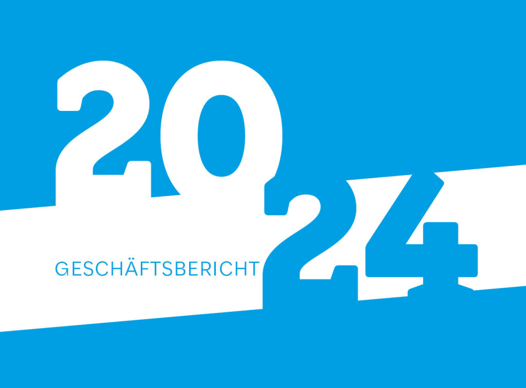 Blau-weiße Grafik mit großen Zahlen 2024 und dem Wort GESCHÄFTSBERICHT in blauer Schrift darunter, die auf einen Geschäftsbericht für das Jahr 2024 hinweist.