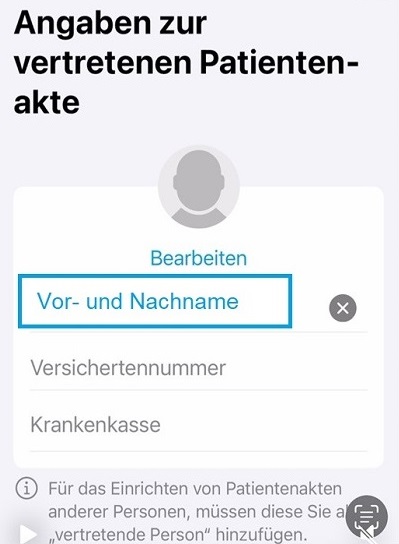 Die ePA-App fordert zur Eingabe von Patientendaten auf und zeigt Felder für Vor- und Nachname, Versicherungsnummer und Krankenversicherung sowie ein Benutzerprofilsymbol über den Eingabefeldern an.