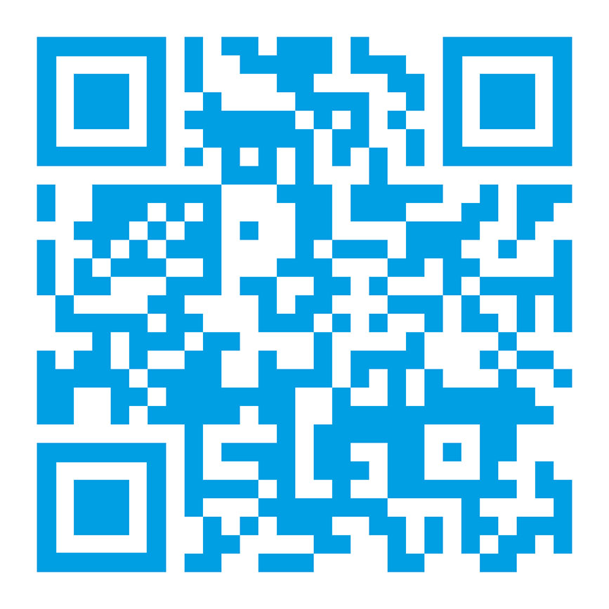 Blauer QR-Code auf weißem Hintergrund. Der QR-Code besteht aus quadratischen Modulen, die in einem quadratischen Raster angeordnet sind, mit drei größeren Quadraten in drei Ecken und kleineren Mustern, die den Rest des Codes ausfüllen.