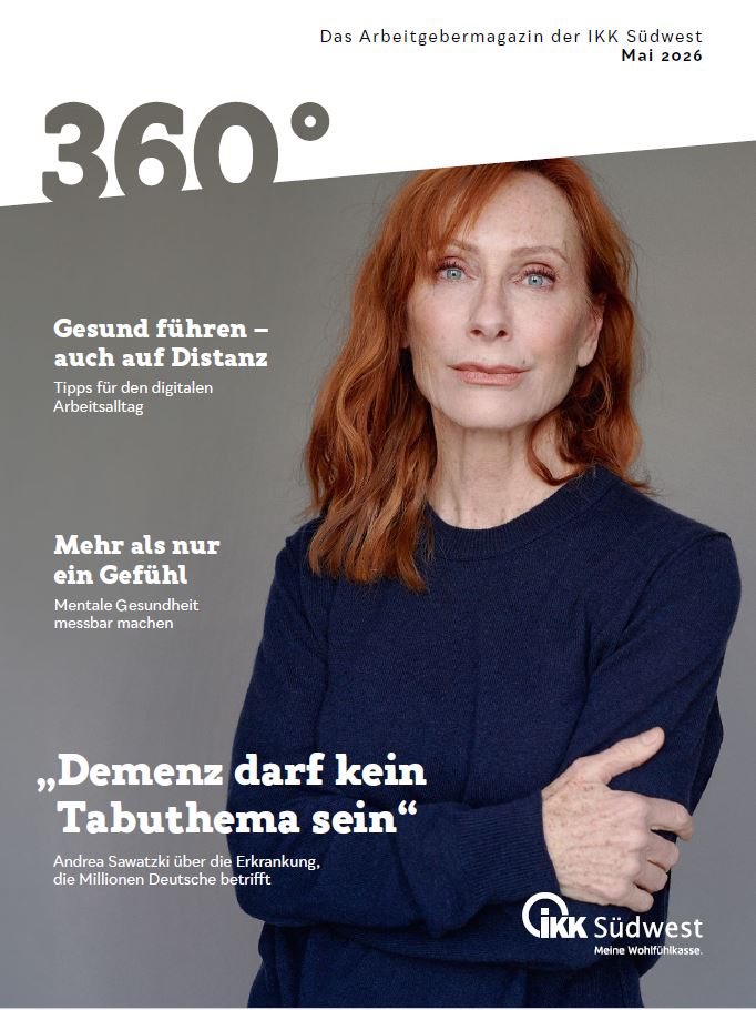 Schauspielerin und Autorin Andrea Sawatzki auf dem Coverbild des Arbeitgebermagazins der IKK Südwest