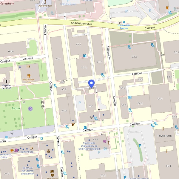 Die Karte zeigt einen Ausschnitt eines Universitätsgeländes mit einer blauen Standortmarkierung. Die Markierung stellt den Servicepoint der IKK Südwest dar.